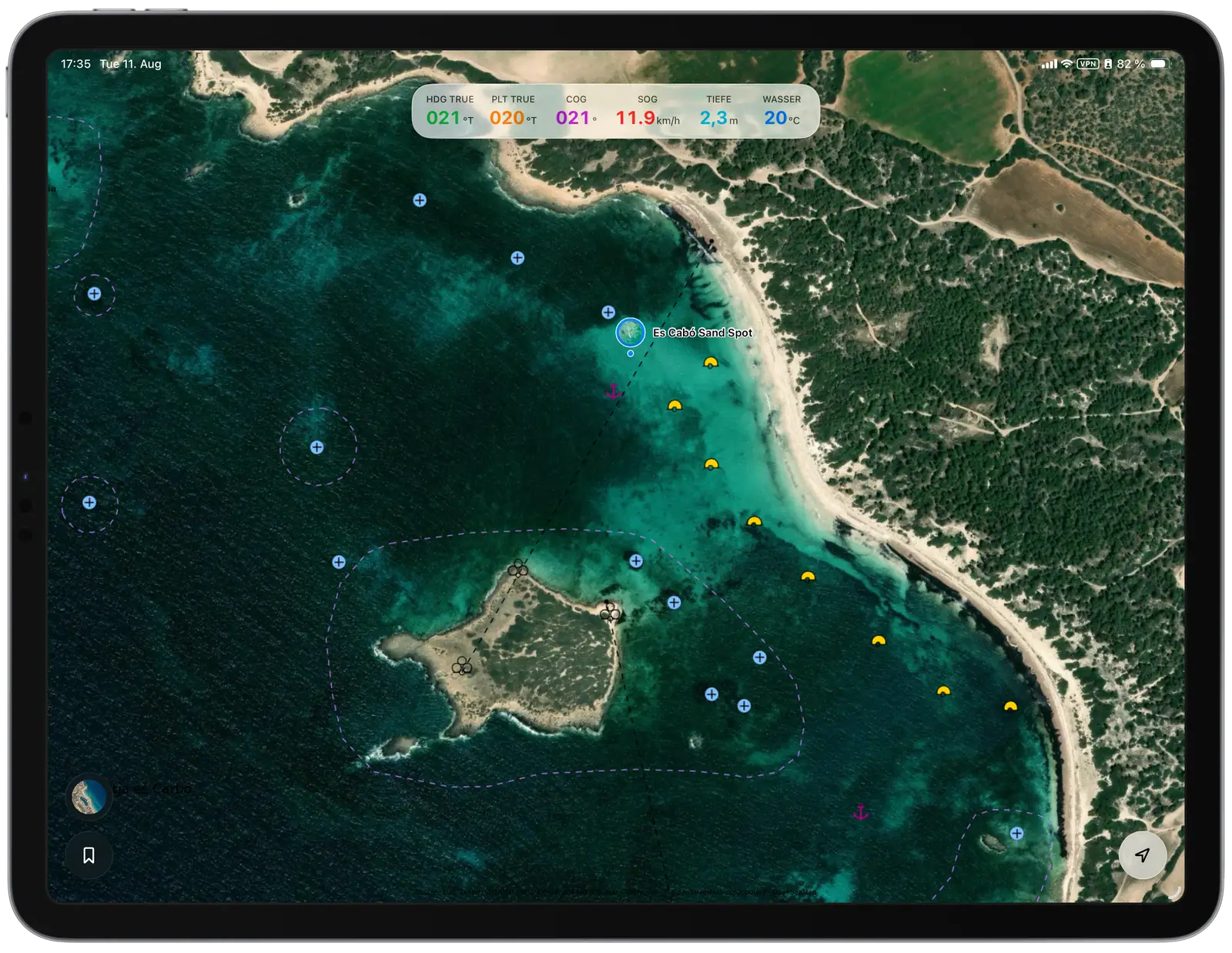 Rivers & Seas Satellitenansicht auf dem iPad mit Seezeichen, Untiefen und einem markierten Sandplatz in der Bucht Es Carbó.