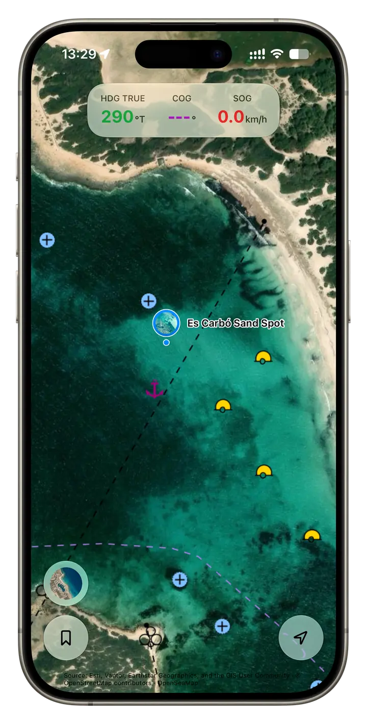 Dieselbe Bucht und derselbe gespeicherte Sandplatz in Rivers & Seas auf dem iPhone.