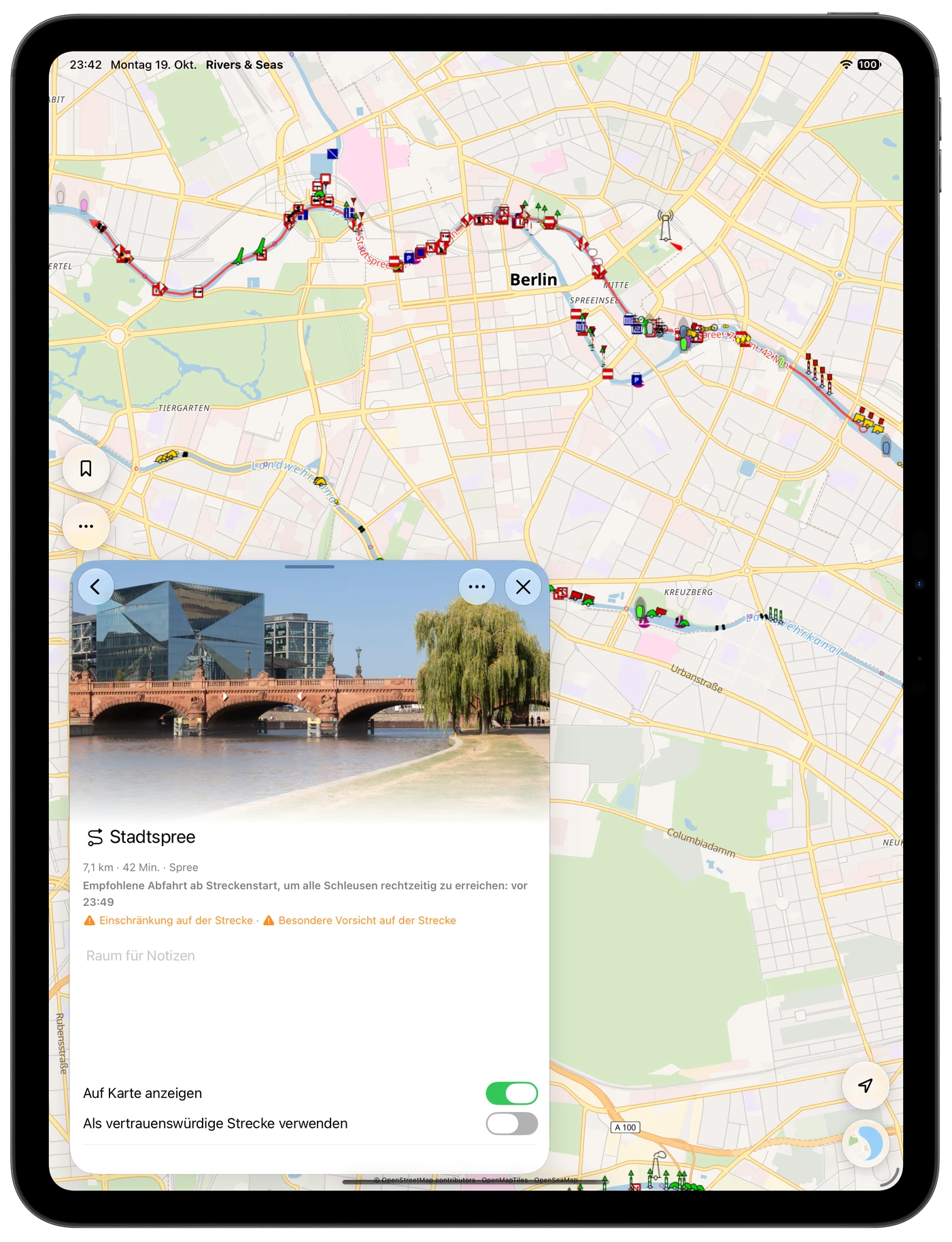 Track details in Berlin show the waterway, warnings, and departure before 23:49.